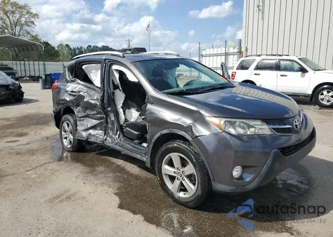 2015 Toyota Rav4 Xle z USA, uszkodzony, nr VIN 2T3WFREV4FW148982